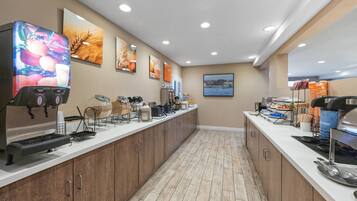 Free daily continental breakfast