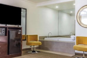 Suite, 1 King Bed, Non Smoking