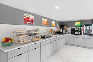 Tägliches inbegriffenes großes Frühstück