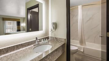 Standard Room, 1 King Bed, Non Smoking | Premium bedding, desk, blackout drapes, soundproofing