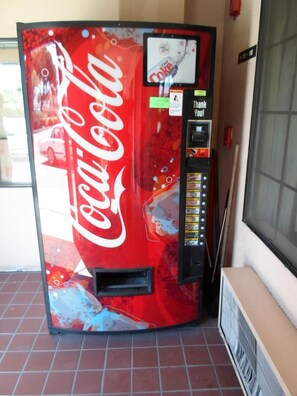 Interior - Travel Inn (Sunnyvale)