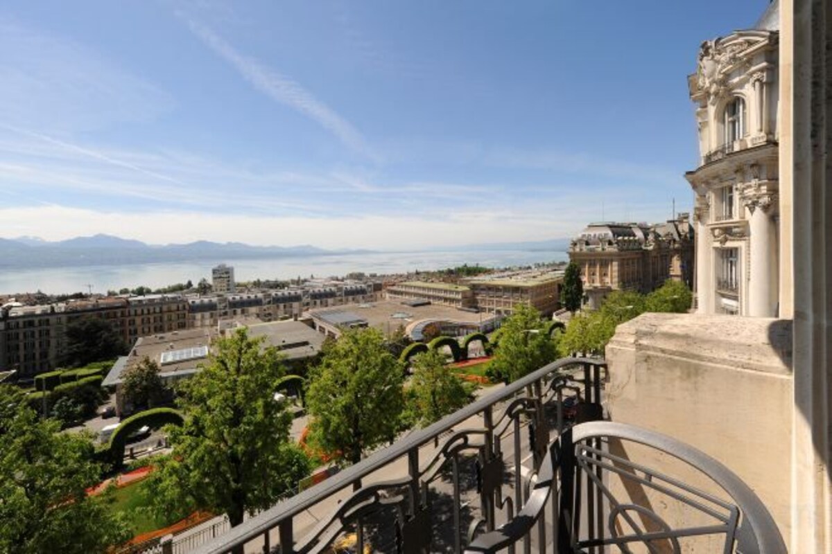 Suite with Lake View