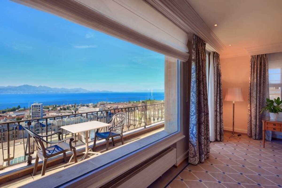 Executive Suite