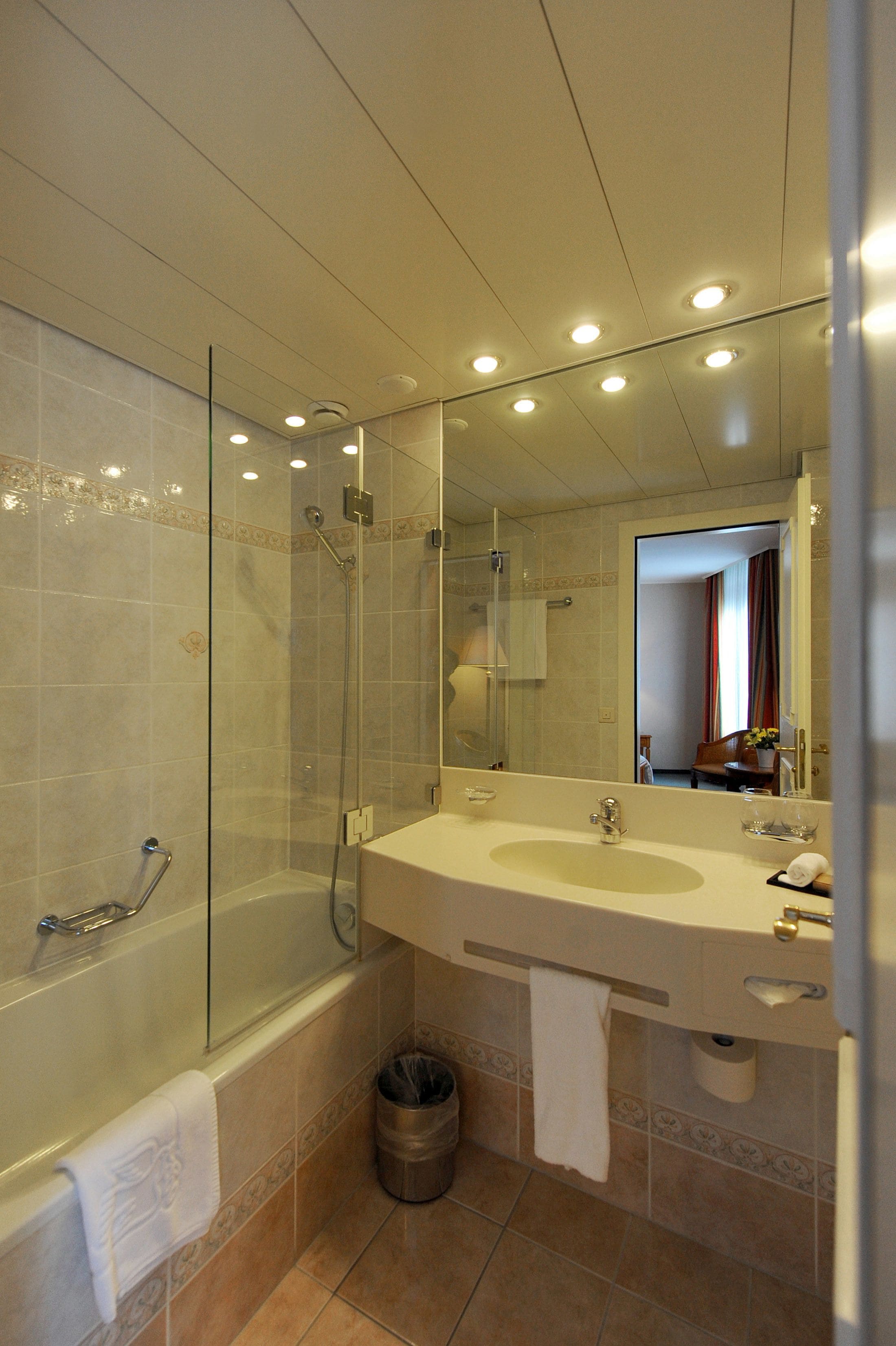 double room | bathroom | free toiletries, hair dryer, towels