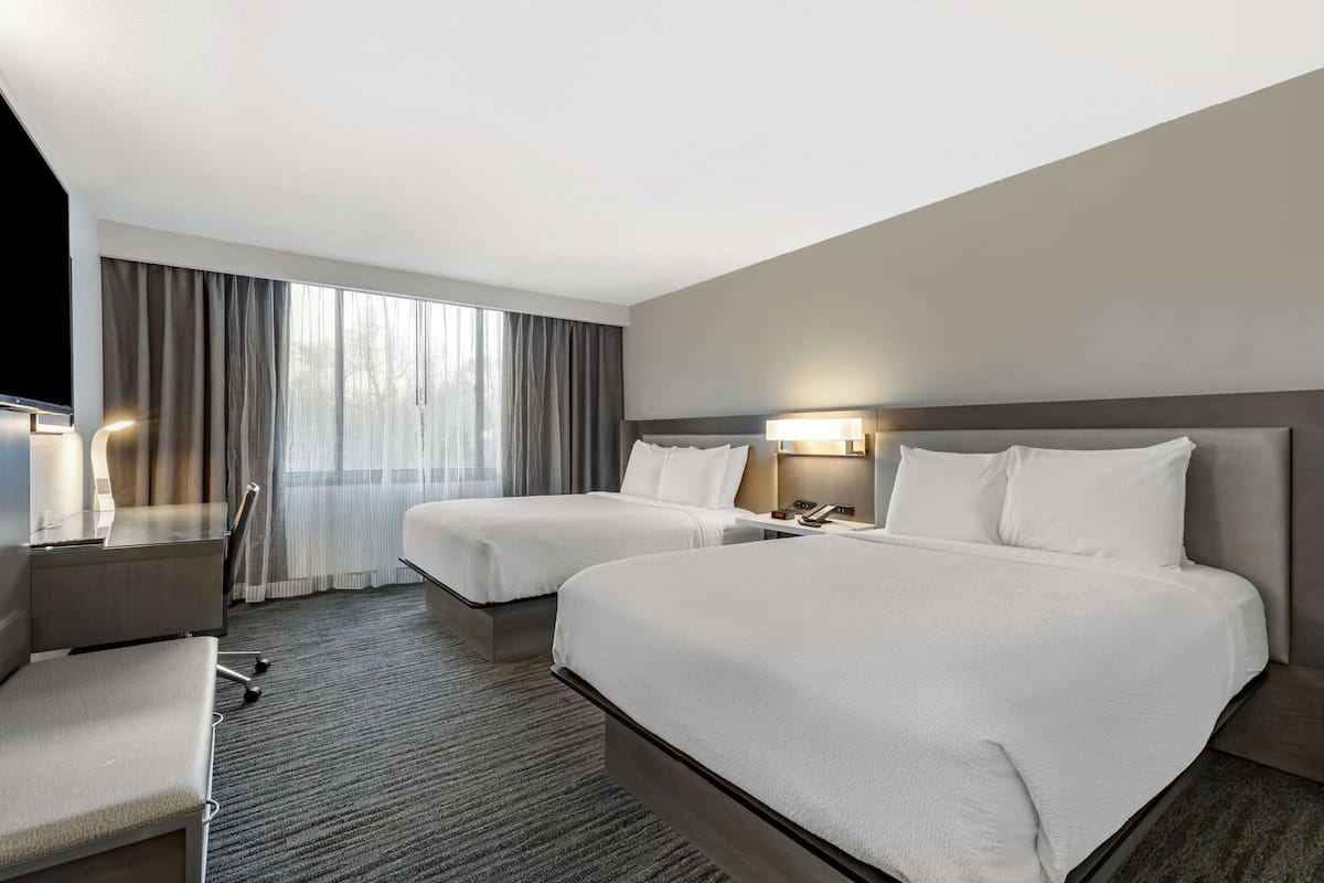 Premium bedding, in-room safe, individually furnished, desk