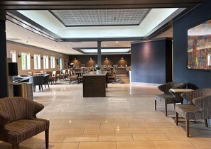 Déjeuner et souper servis sur place