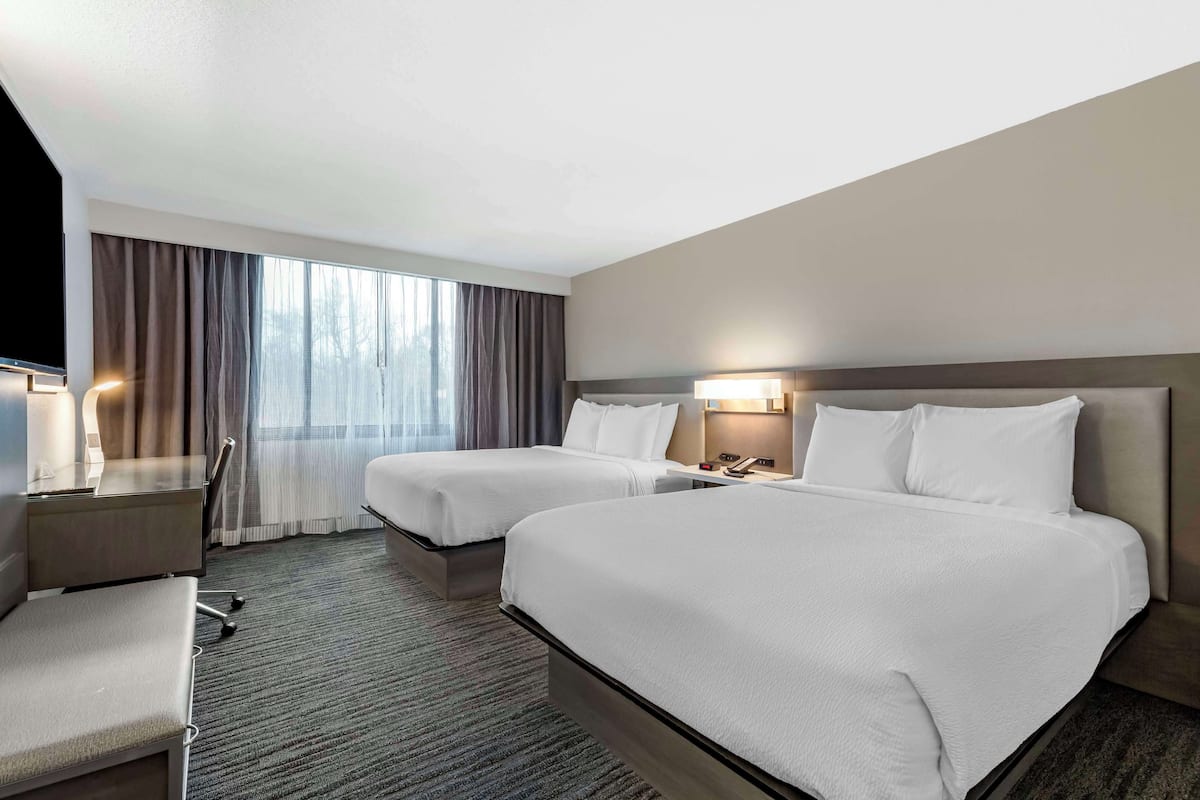 Premium bedding, in-room safe, individually furnished, desk