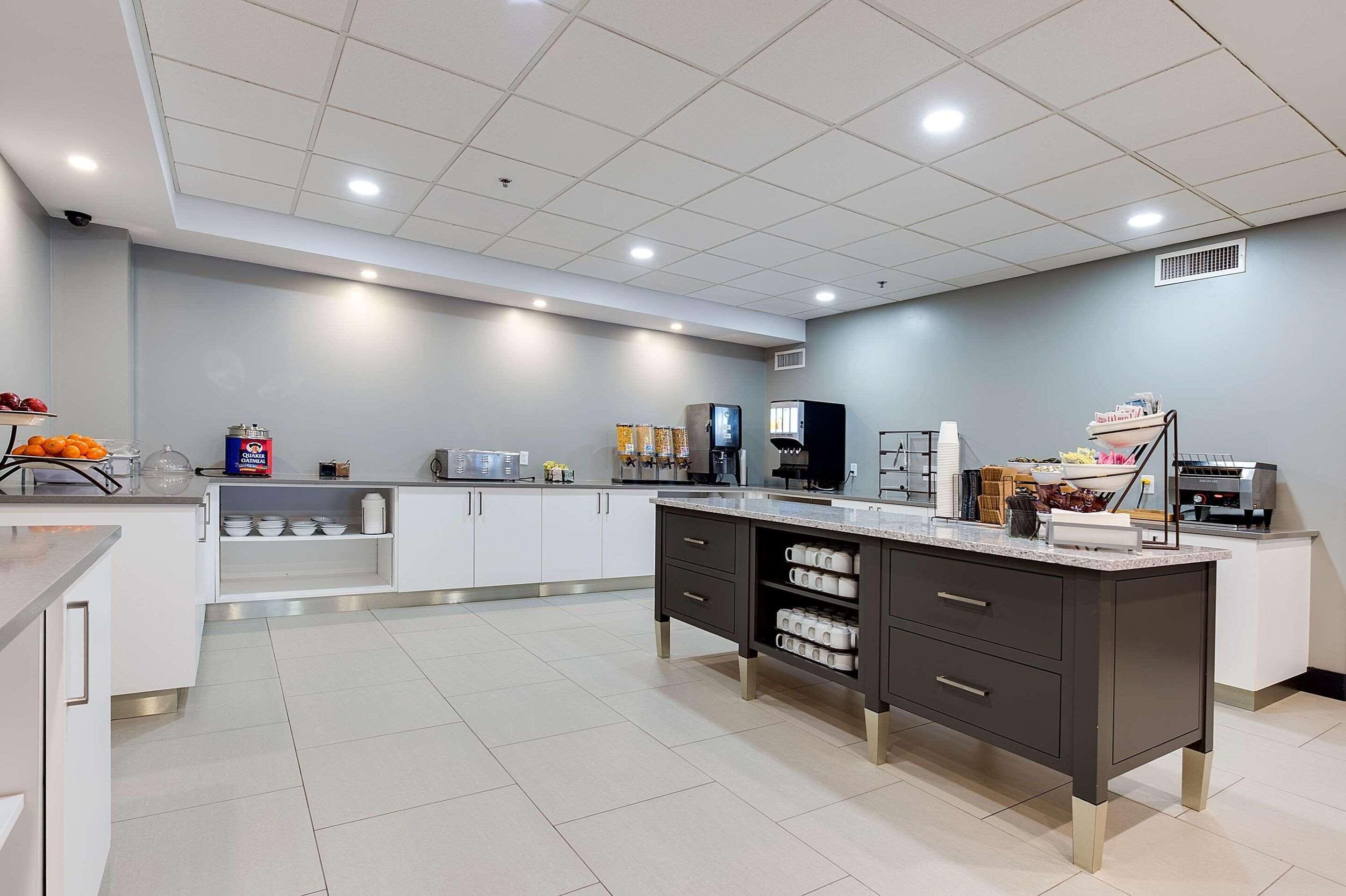 free daily self-service breakfast