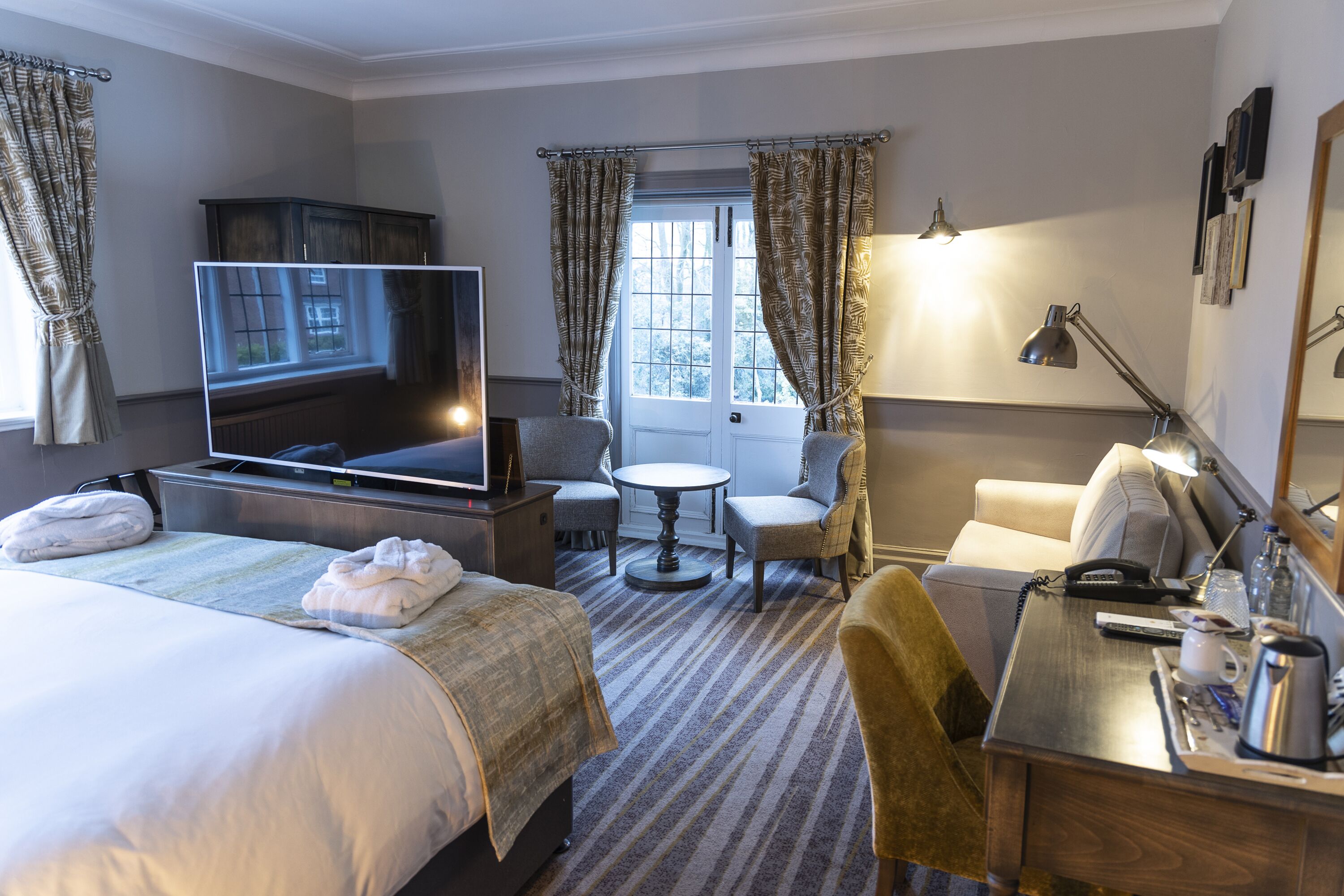 1 bedroom, in-room safe, desk, soundproofing