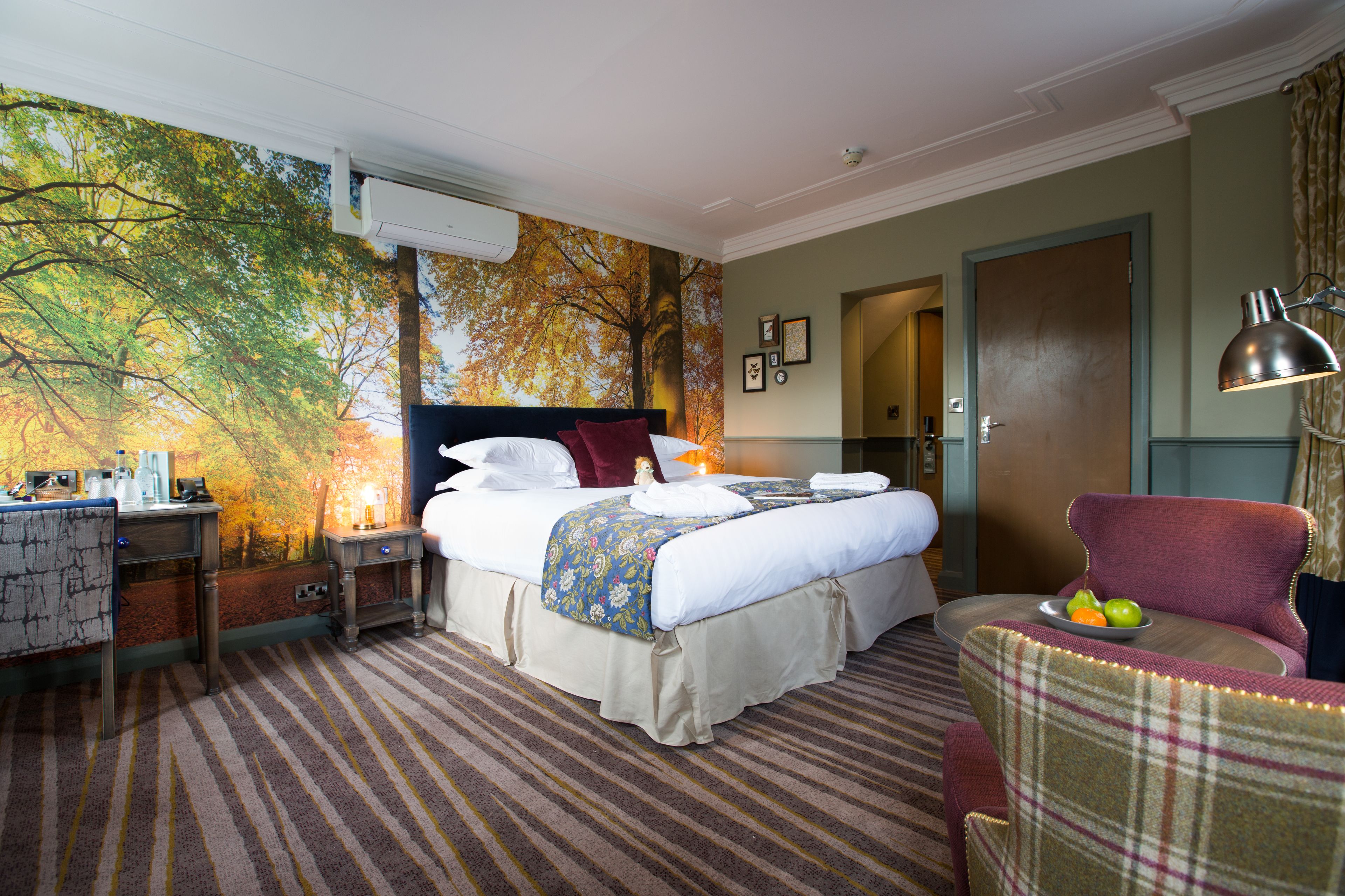 superior double room | 1 bedroom, in-room safe, desk, soundproofing