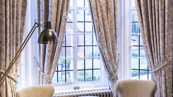 Superior Double Room | In-room safe, desk, soundproofing, iron/ironing board