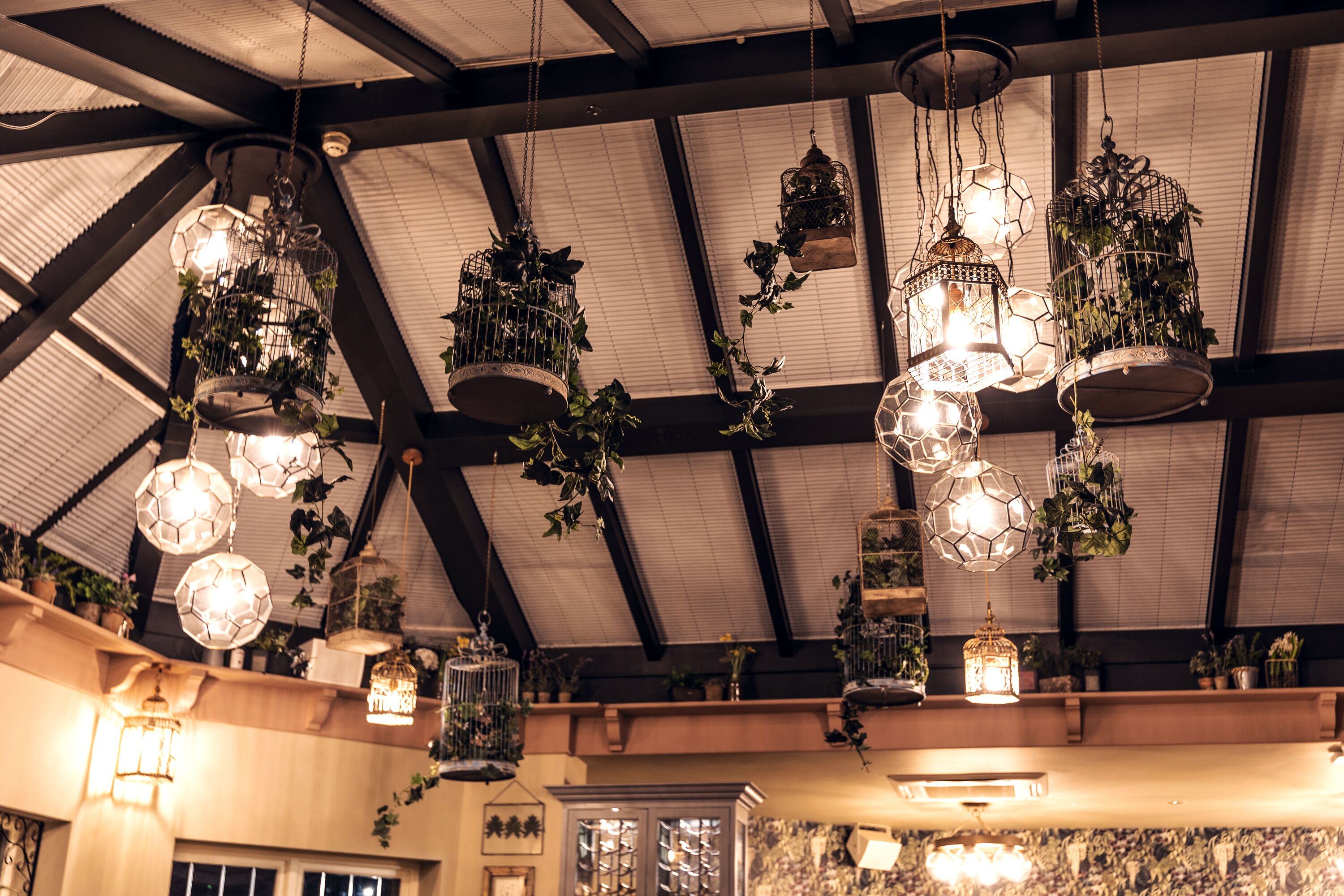 breakfast, lunch, dinner served; british cuisine