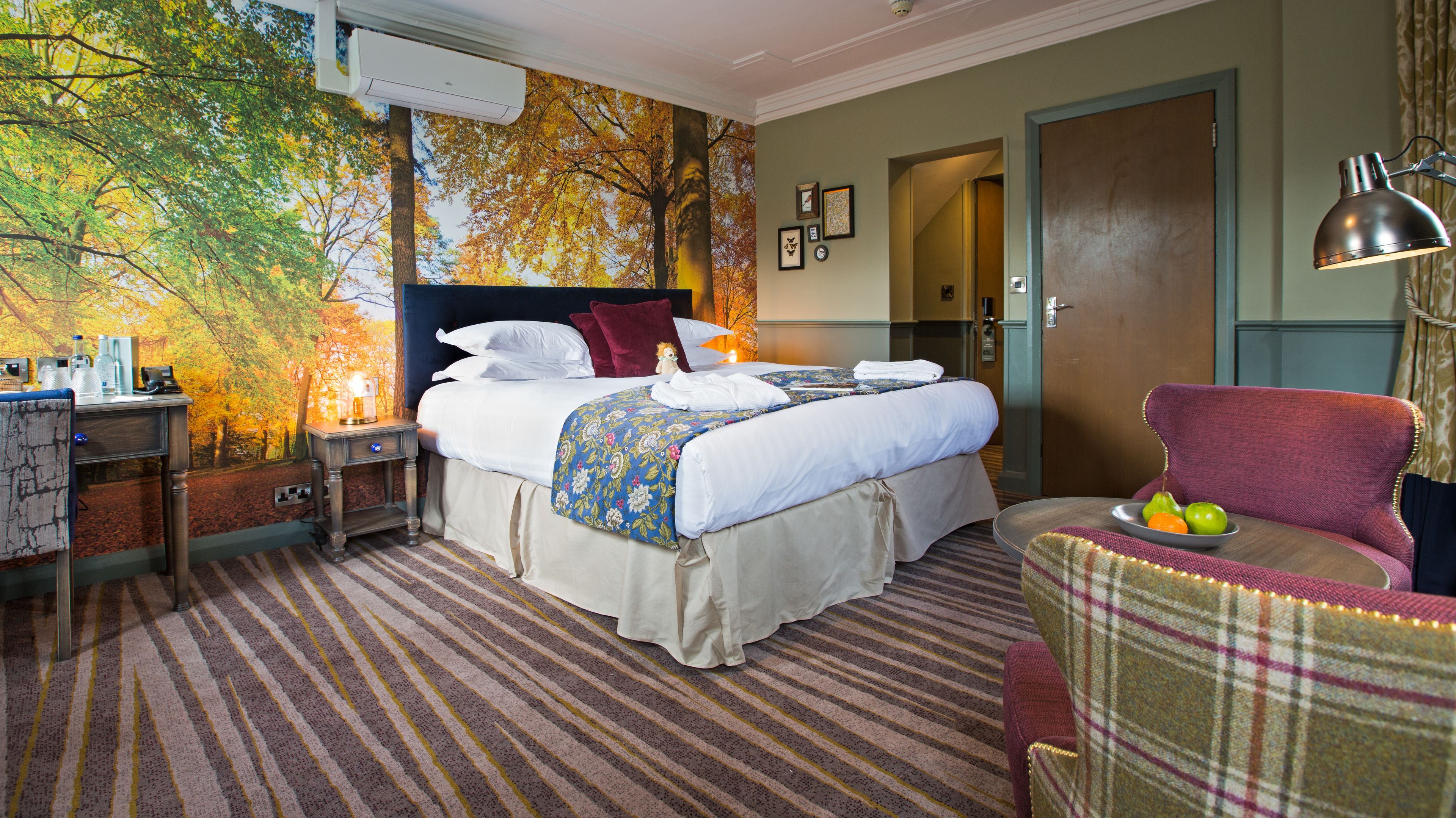 superior double room | 1 bedroom, in-room safe, desk, soundproofing