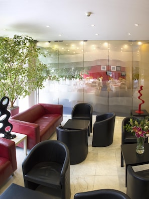 Lobby sitting area - Hotel Bila Labut (Prague)