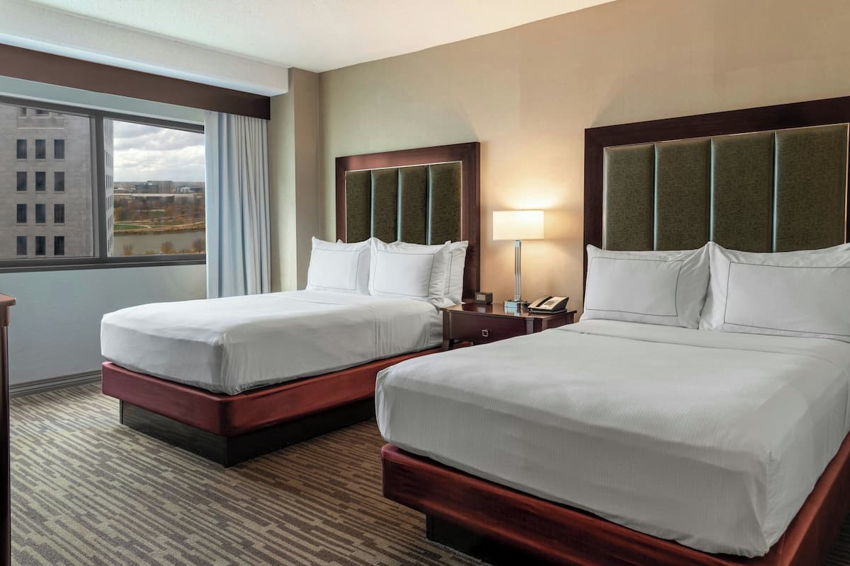 1 bedroom, premium bedding, down comforters, pillowtop beds