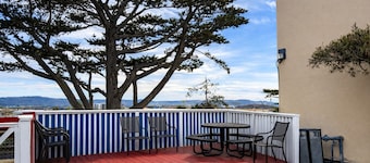 Bay Breeze Inn