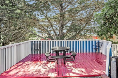 Bay Breeze Inn