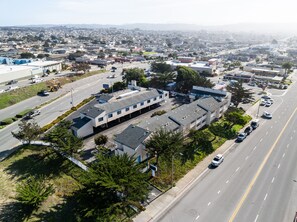 Exterior - Bay Breeze Inn (Seaside)