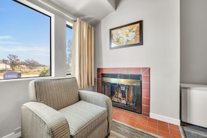 Standard Room, 1 King Bed, Fireplace | Premium bedding, individually furnished, desk, blackout drapes