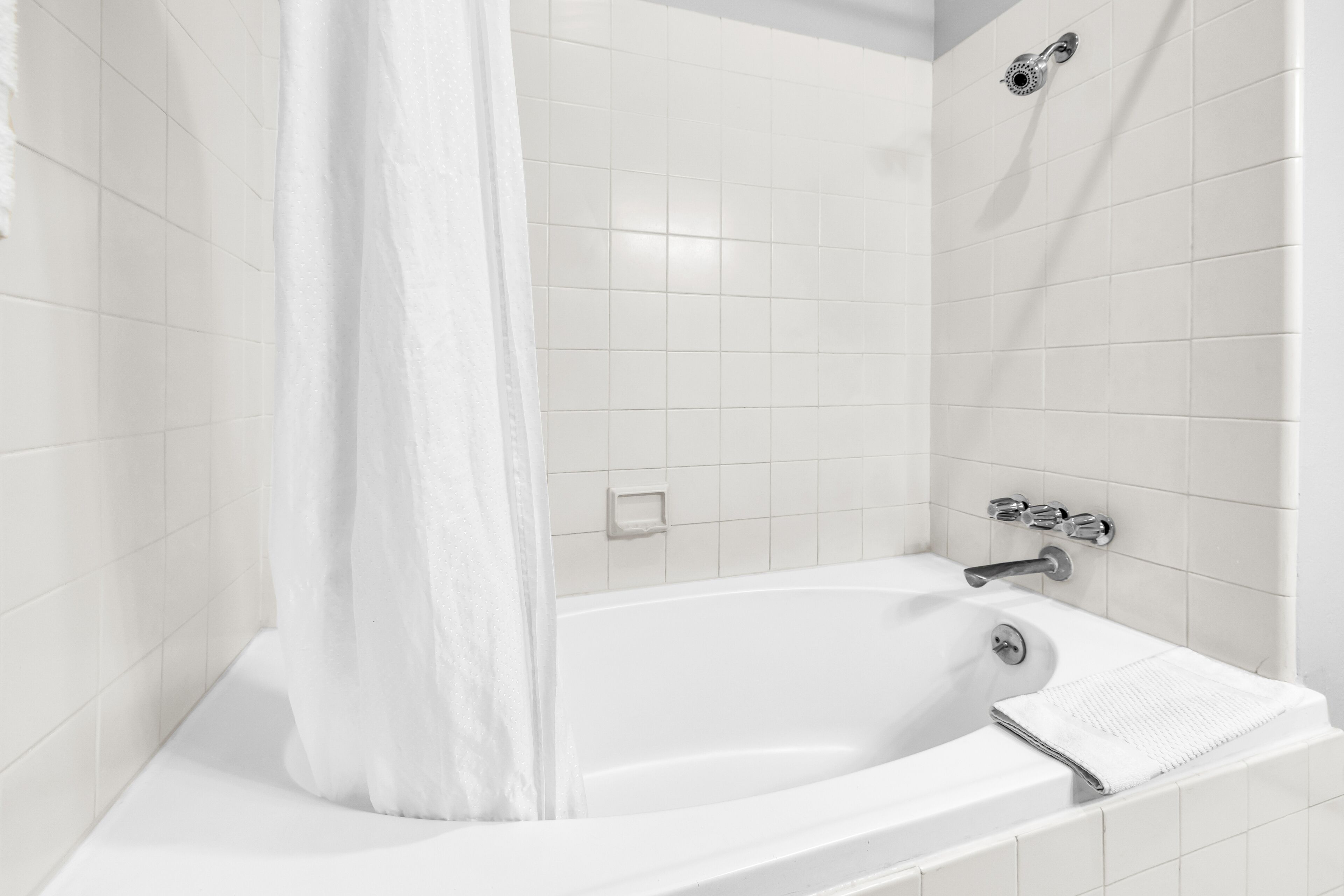 standard room, 1 king bed, fireplace | 1 bedroom, premium bedding, individually furnished, desk