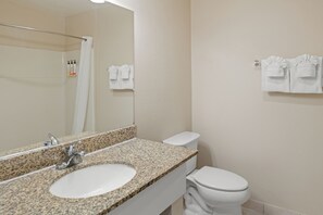 Standard Room, 1 Queen Bed | Premium bedding, individually furnished, desk, laptop workspace