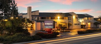 Bay Breeze Inn