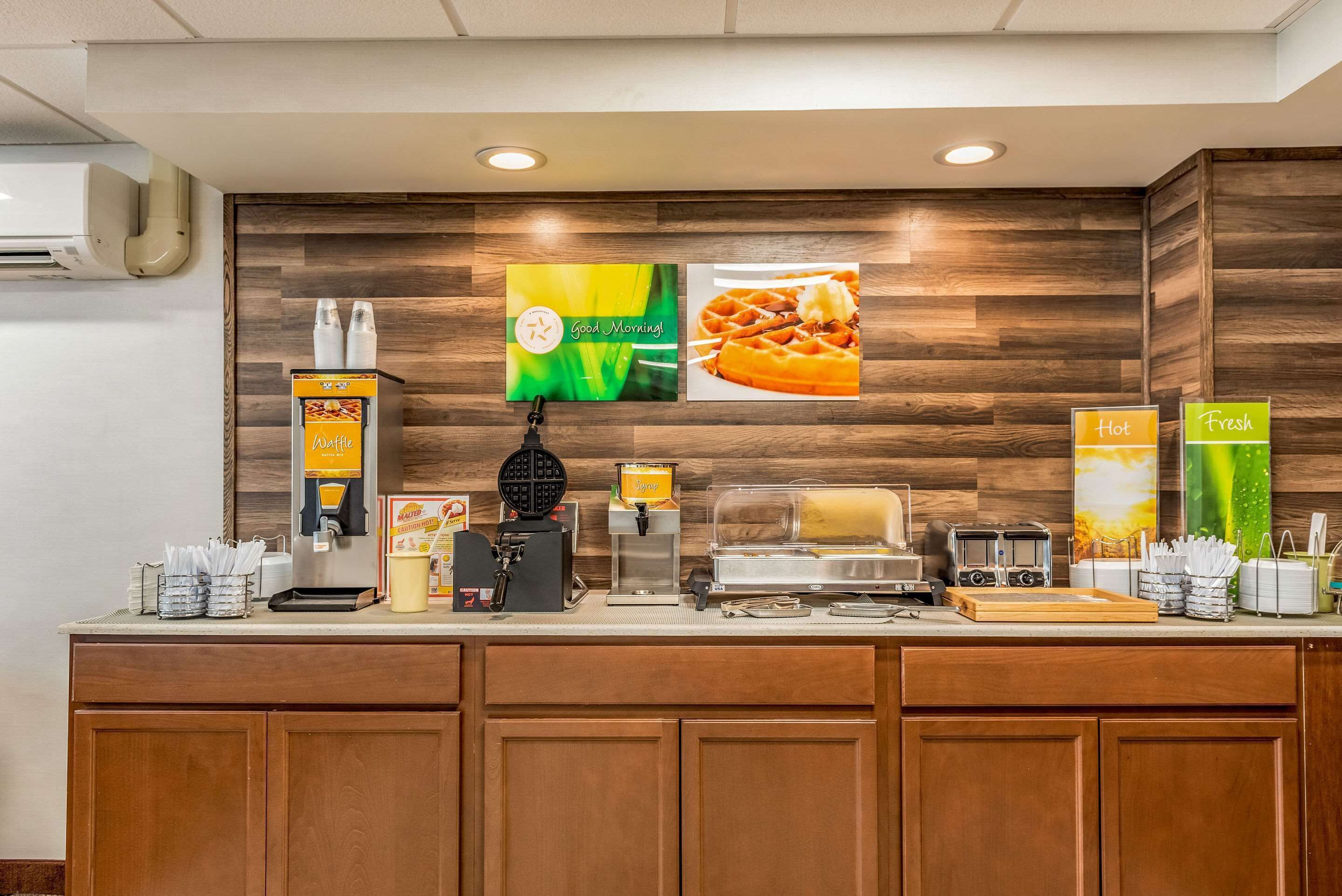 free daily continental breakfast