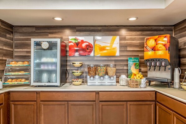 Free daily continental breakfast 