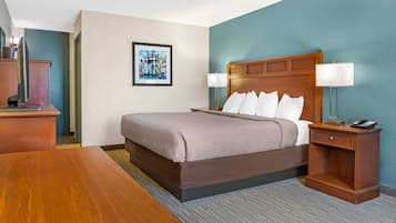 Standard Room, 1 King Bed, Non Smoking | Desk, iron/ironing board, free cots/infant beds, rollaway beds