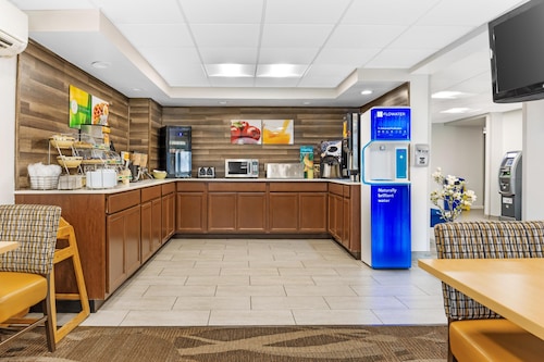 Red Lion Inn & Suites Bucyrus North