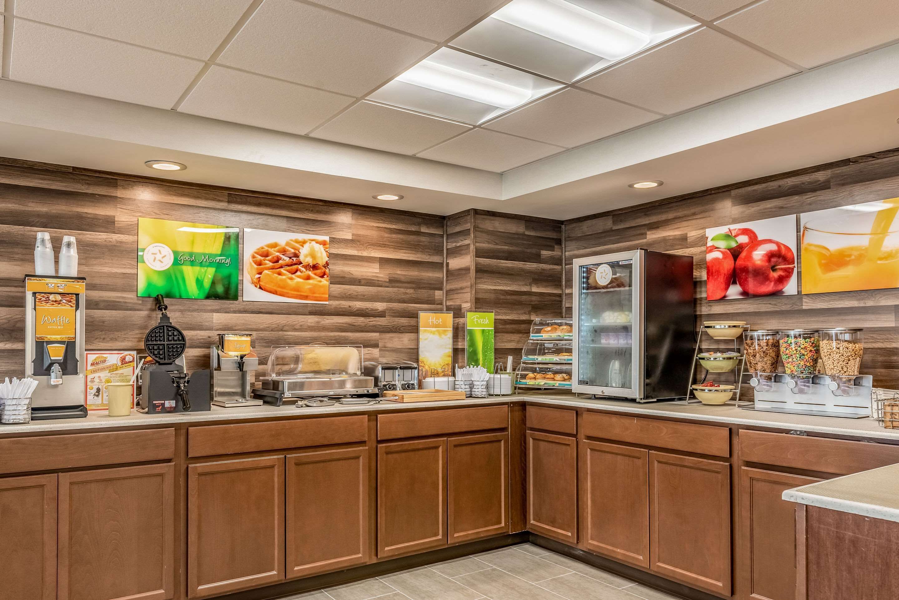 free daily continental breakfast