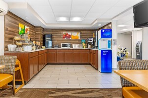 Free daily continental breakfast