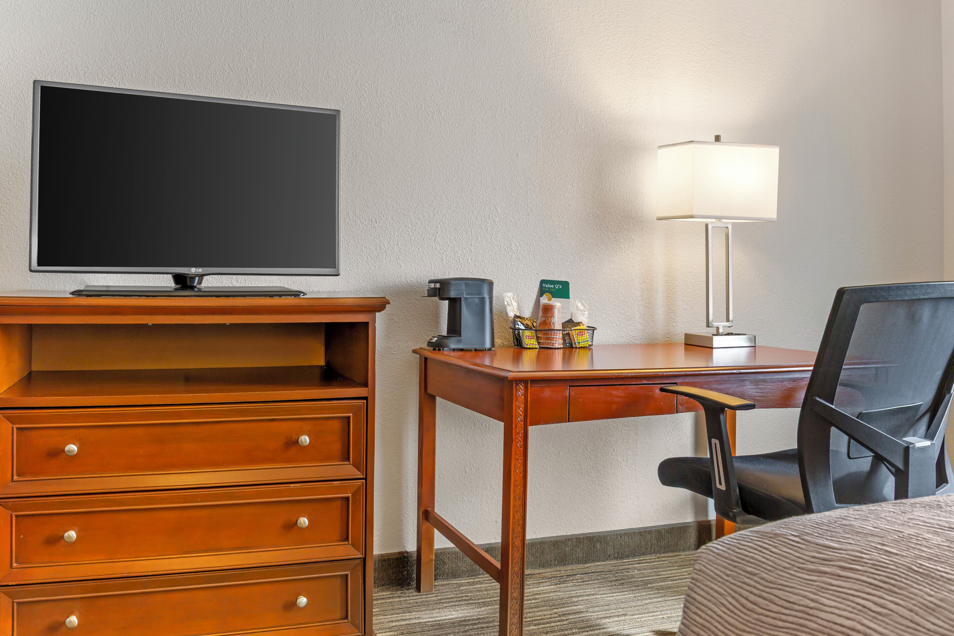 Kamar Standar, 2 Tempat Tidur Queen, Bebas Asap Rokok | Kamar mandi | Kombinasi shower/bathtub dan perlengkapan mandi gratis