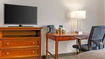 Kamar Standar, 2 Tempat Tidur Queen, Bebas Asap Rokok | Kamar mandi | Kombinasi shower/bathtub dan perlengkapan mandi gratis