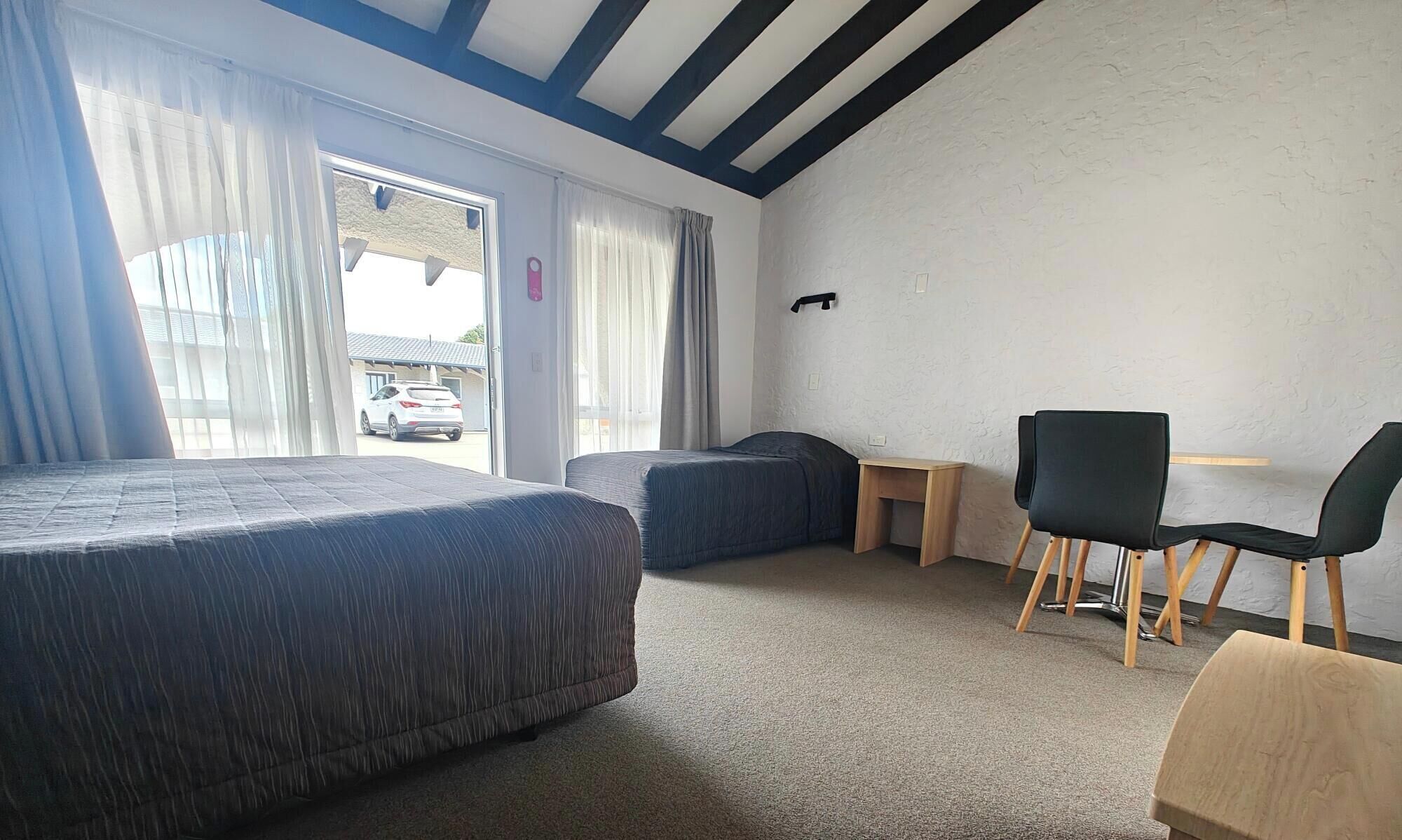 Standard Double or Twin Room, Non Smoking, Kitchenette (Studio kitchen) | Premium bedding, individually decorated, iron/ironing board, travel crib