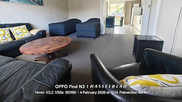 Premium bedding, individually decorated, iron/ironing board, travel cot