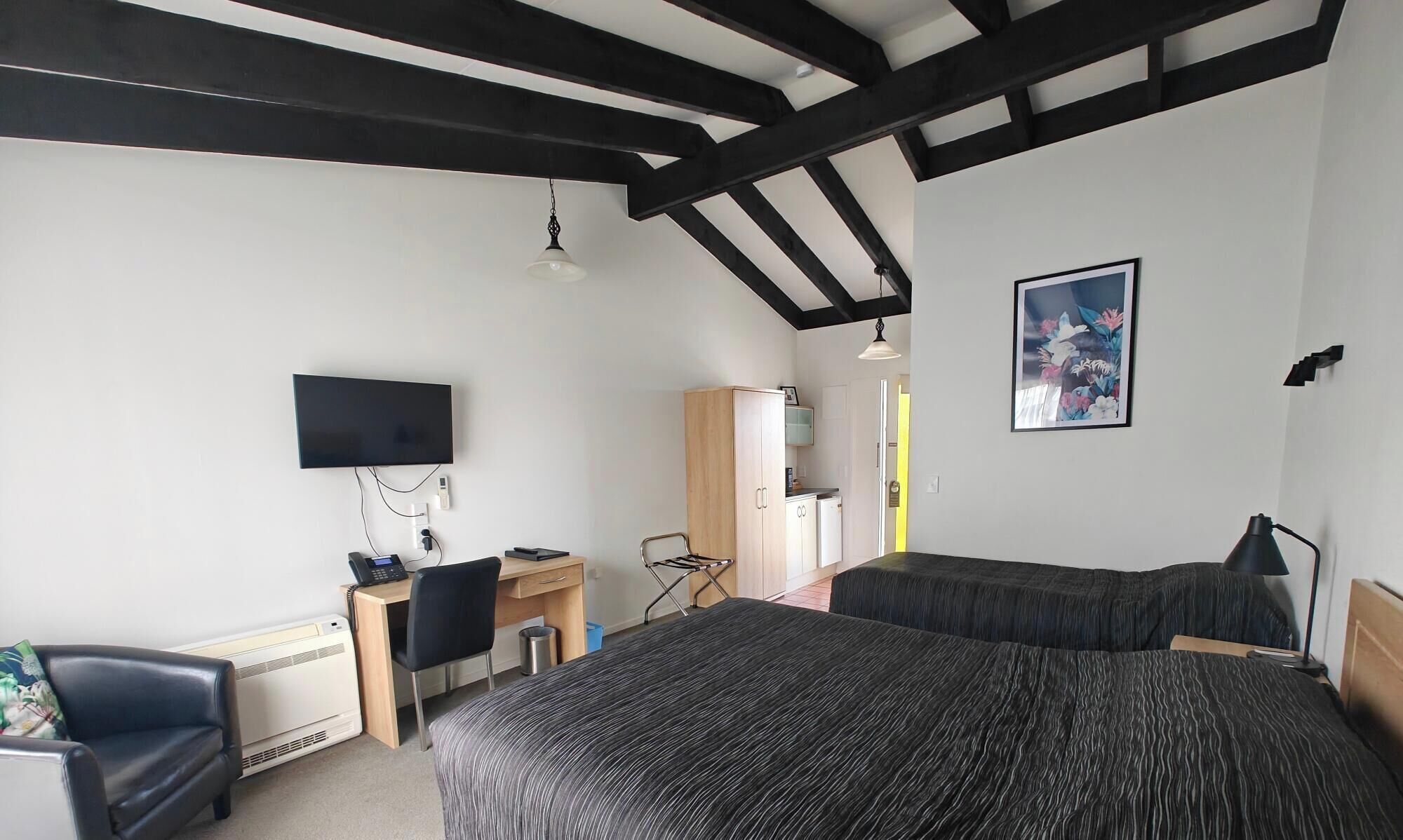 Standard Studio, Multiple Beds, Non Smoking (Studio, beverage making) | Premium bedding, individually decorated, iron/ironing board, travel crib