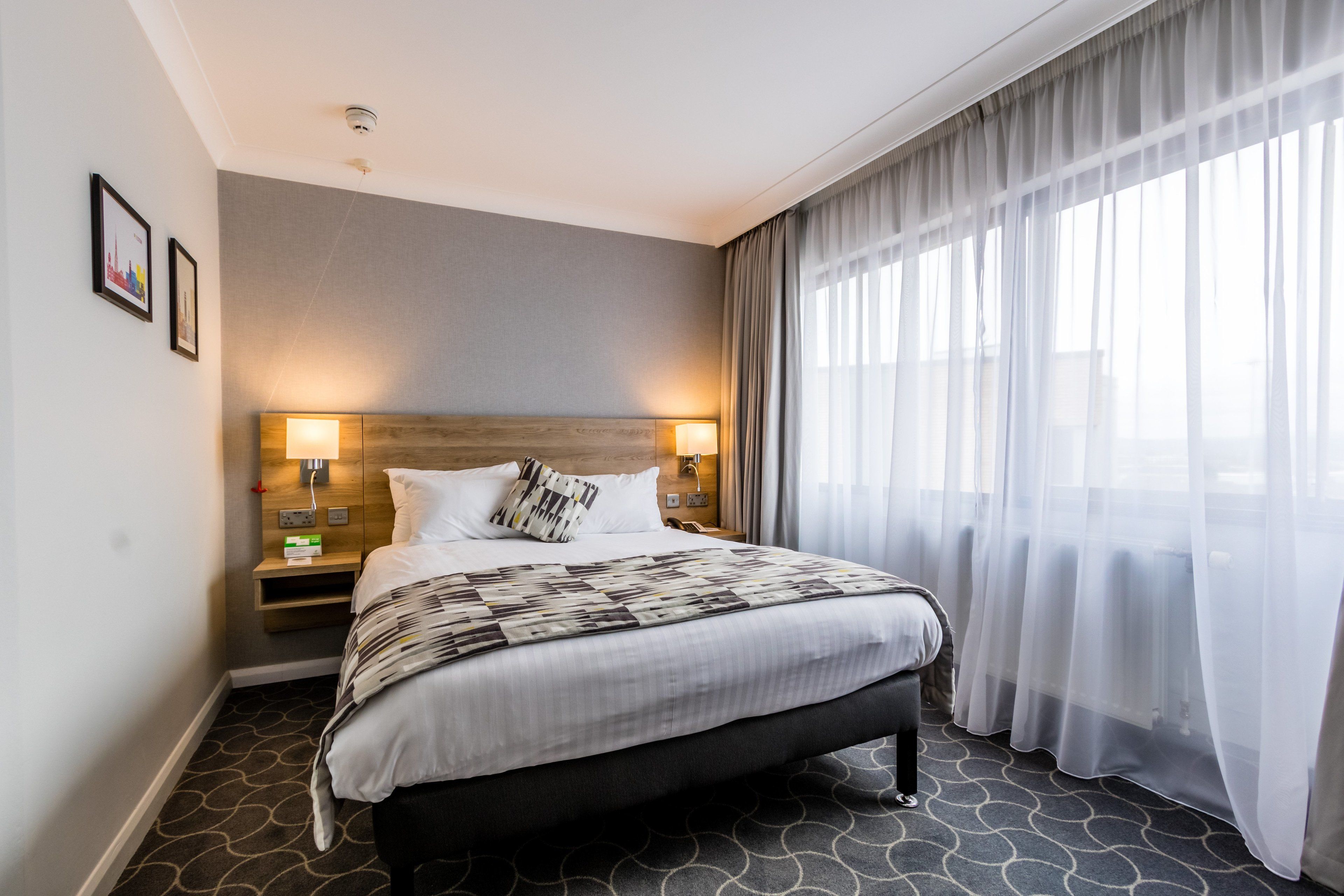 Standard Room, 1 Double Bed, Accessible | Premium bedding, in-room safe, desk, blackout curtains