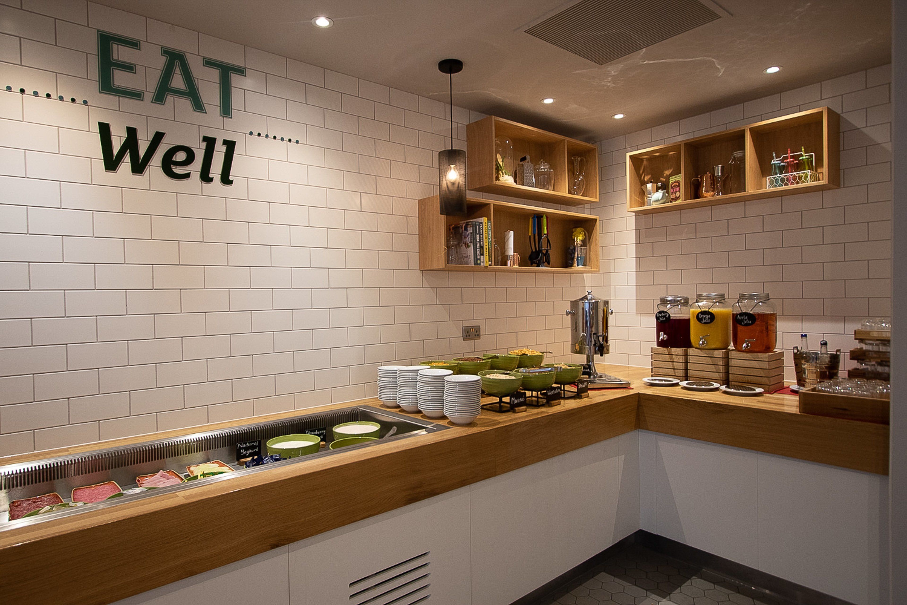 daily buffet breakfast for a fee