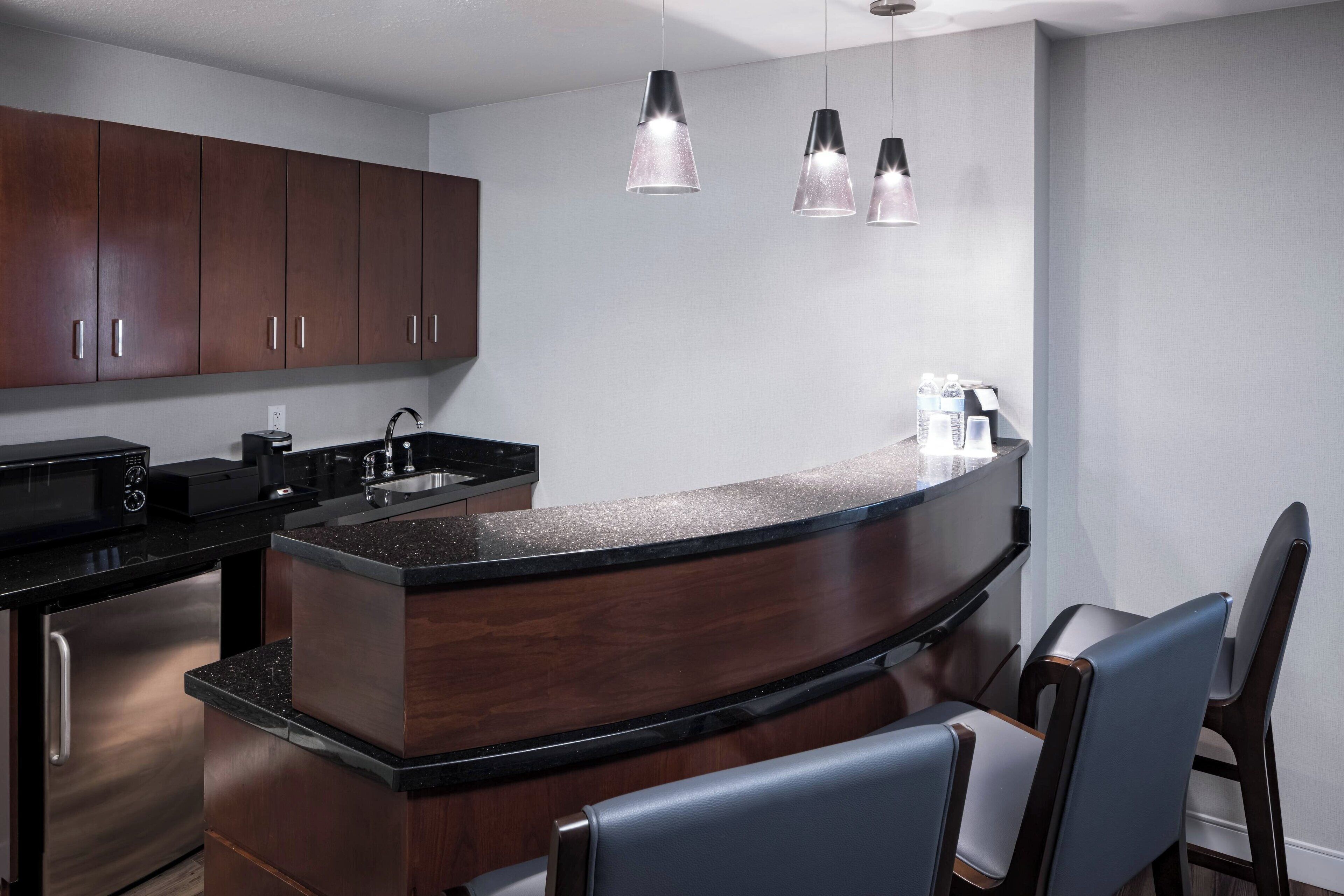 1 bedroom, premium bedding, pillow-top beds, desk