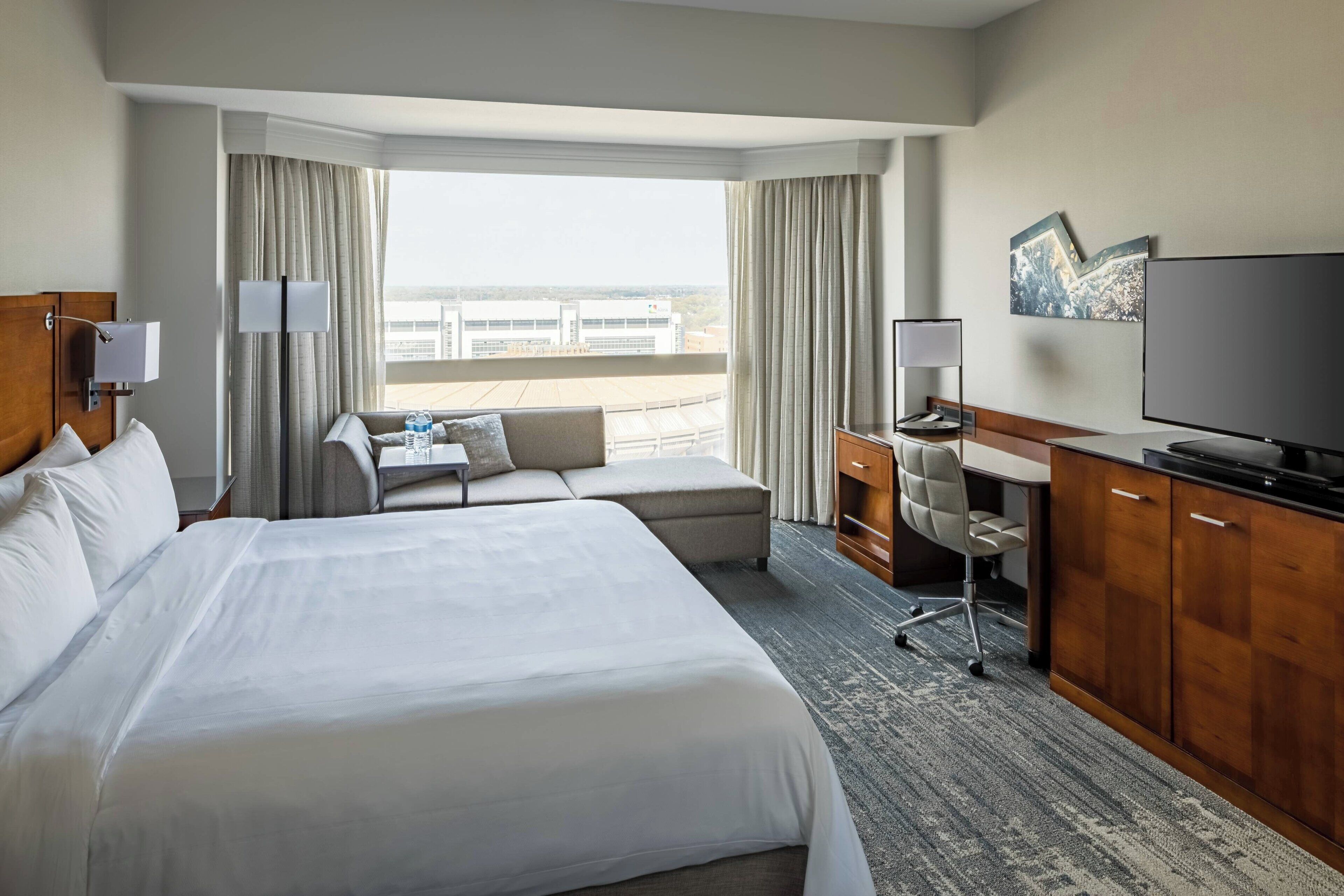 1 bedroom, premium bedding, pillow-top beds, desk