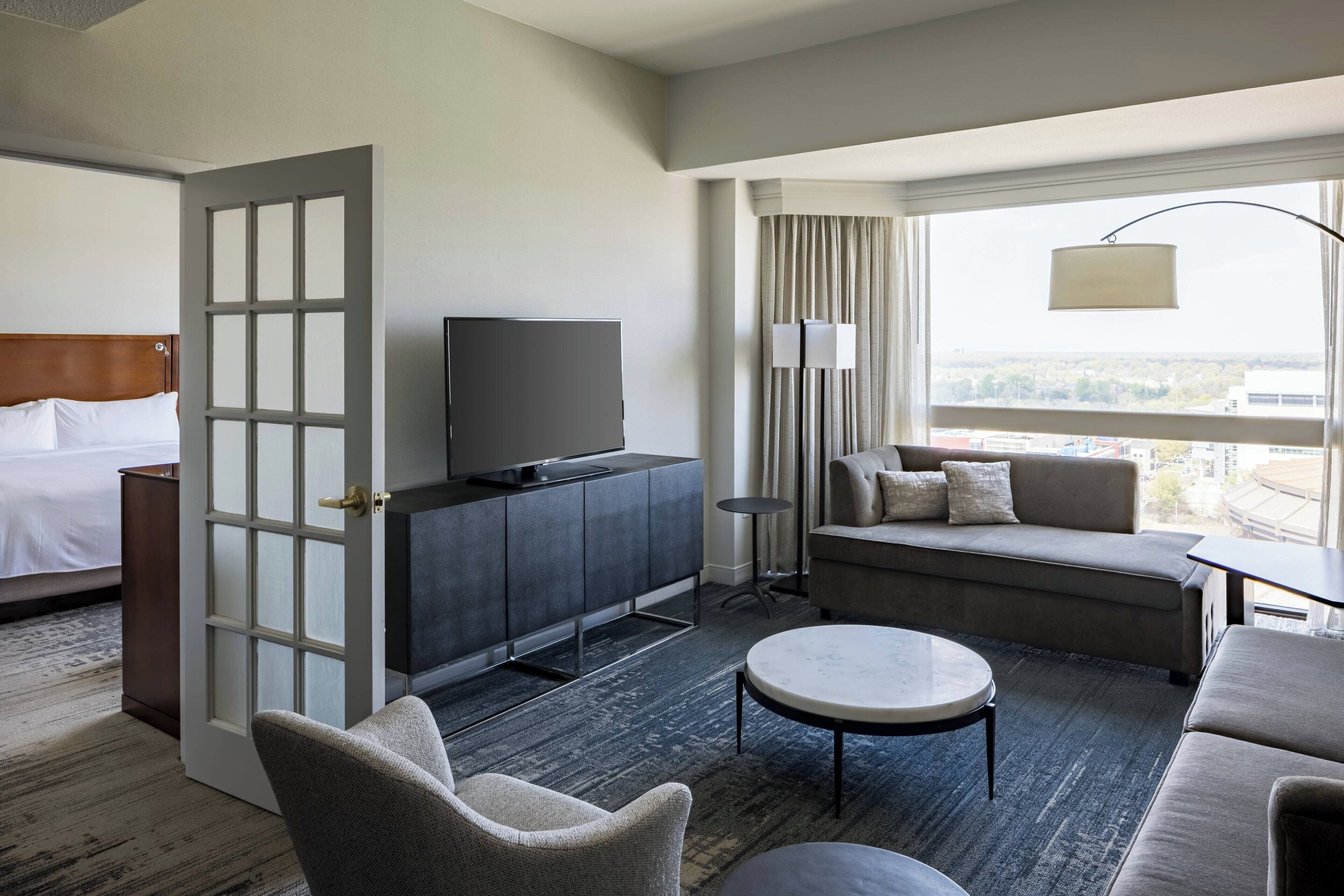 49-inch Smart TV with satellite channels, TV, Netflix