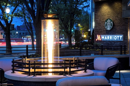 Terrace/patio. Richmond Marriott