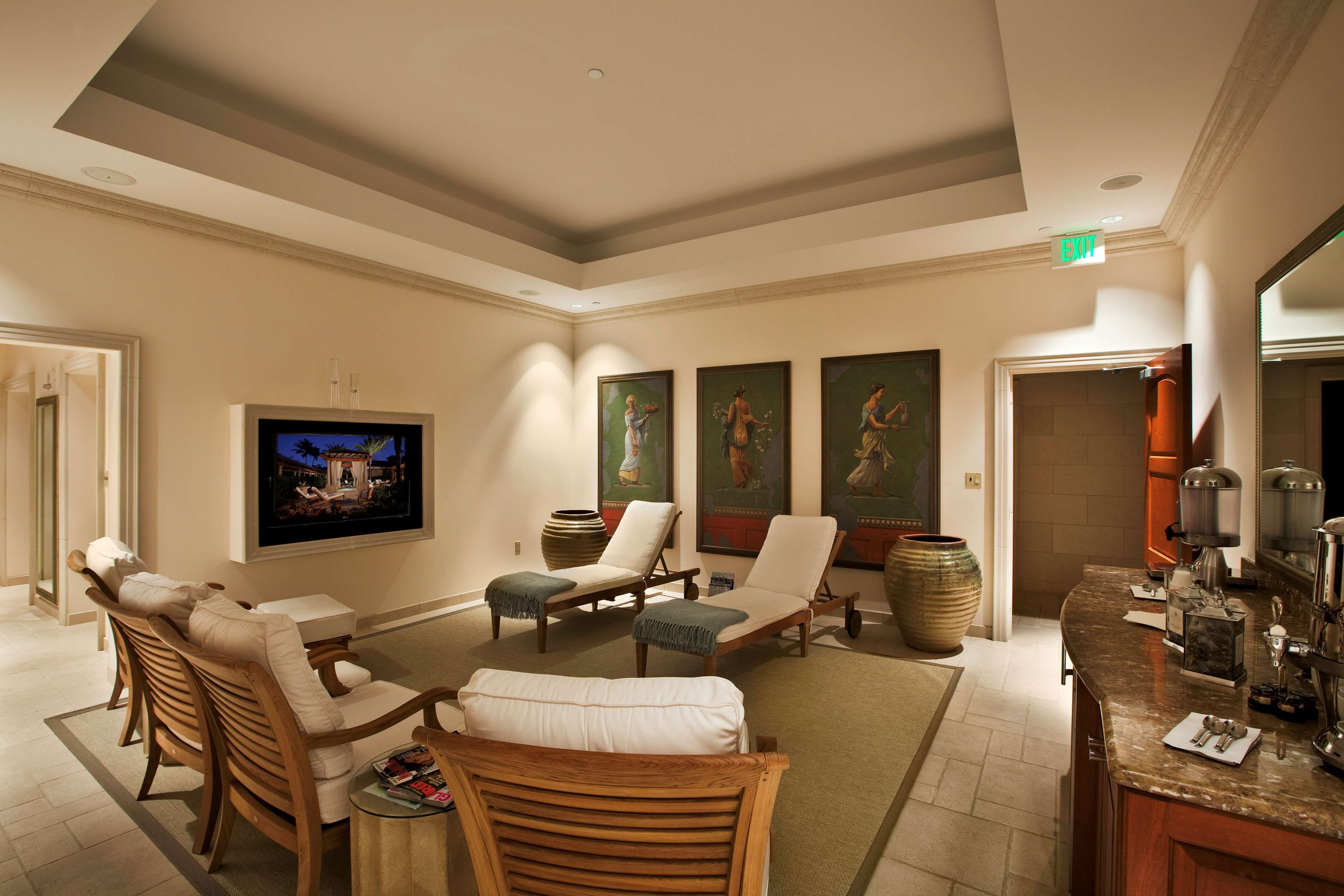 body treatments, hydrotherapy, aromatherapy, hot stone massages