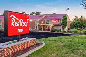 Unclassified image, 5 of 33, button - Red Roof Inn Leesburg, VA (Leesburg)