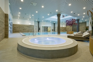 Indoor pool, sun loungers