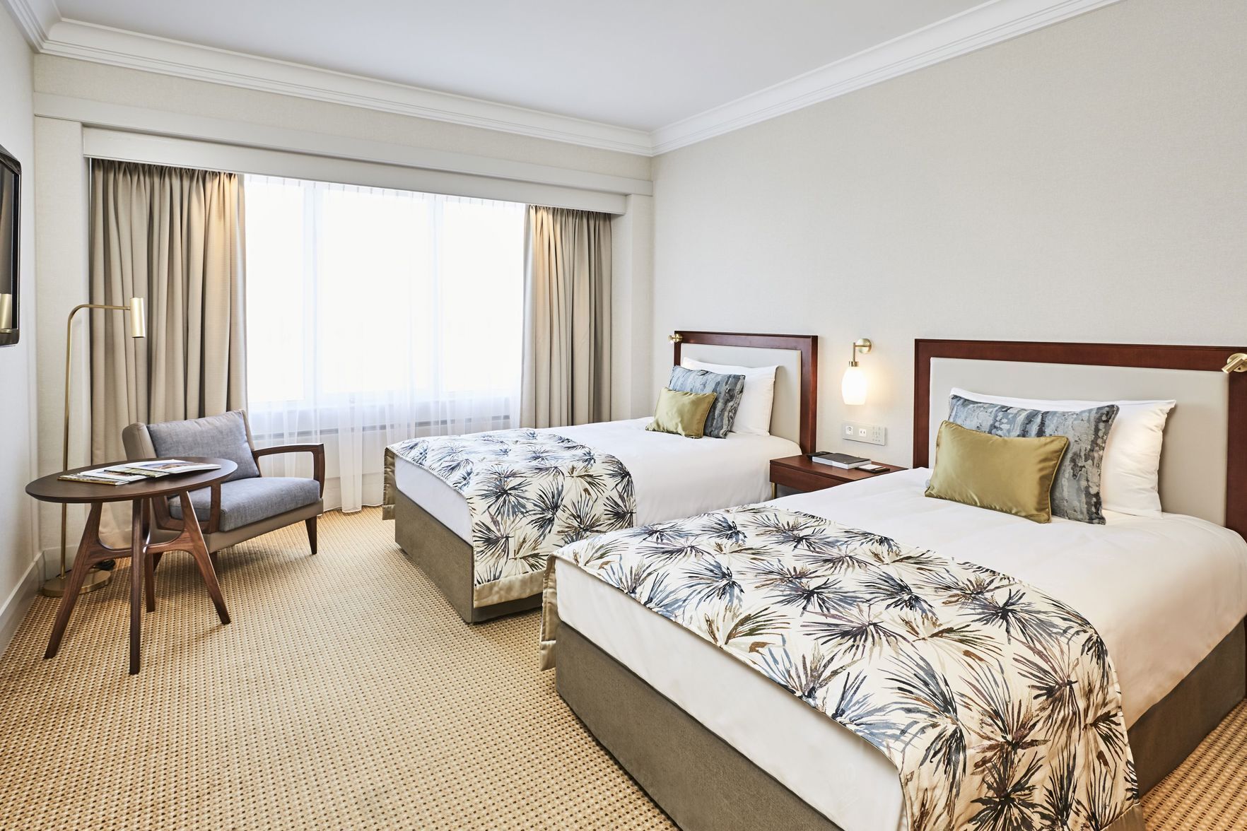 Hypo-allergenic bedding, minibar, in-room safe, desk
