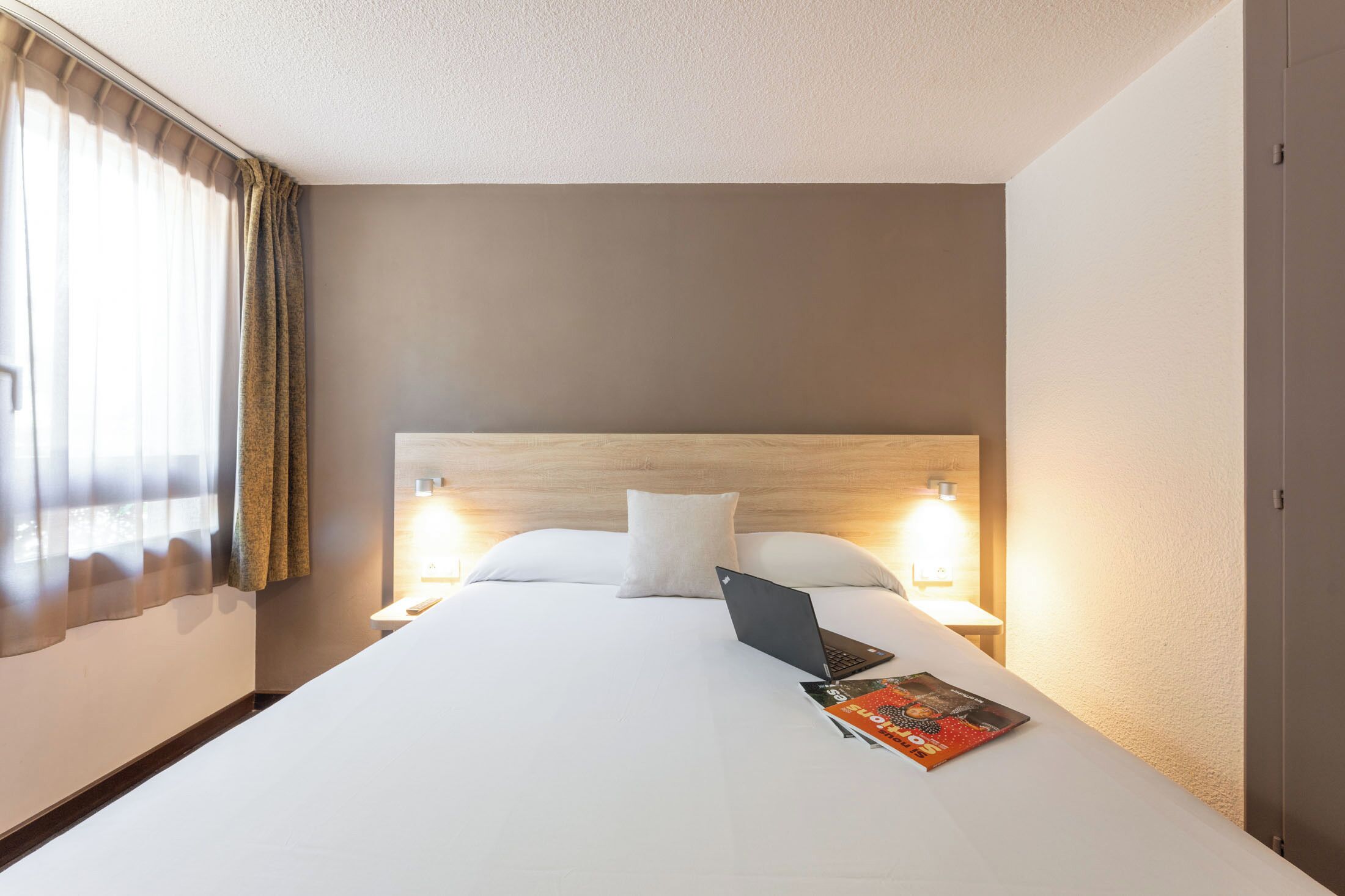 double room | desk, blackout curtains, soundproofing, iron/ironing board