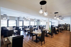 Serveert lunch en diner, Franse gerechten