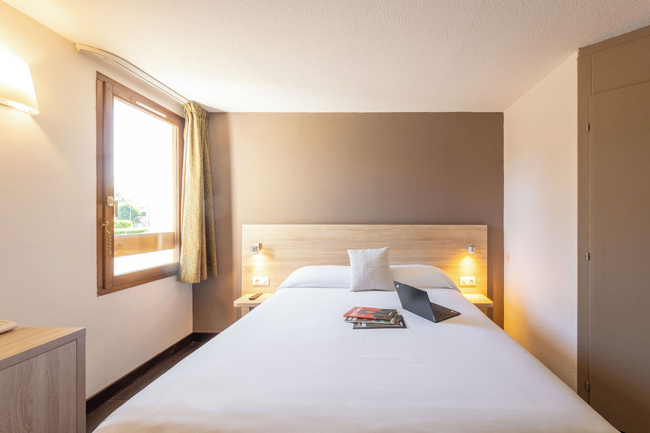 double room | desk, blackout curtains, soundproofing, iron/ironing board